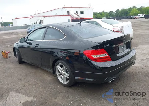 2012 Mercedes-Benz C 350 Sport 4Matic z USA, uszkodzony, nr VIN WDDGJ8JB4CF808885